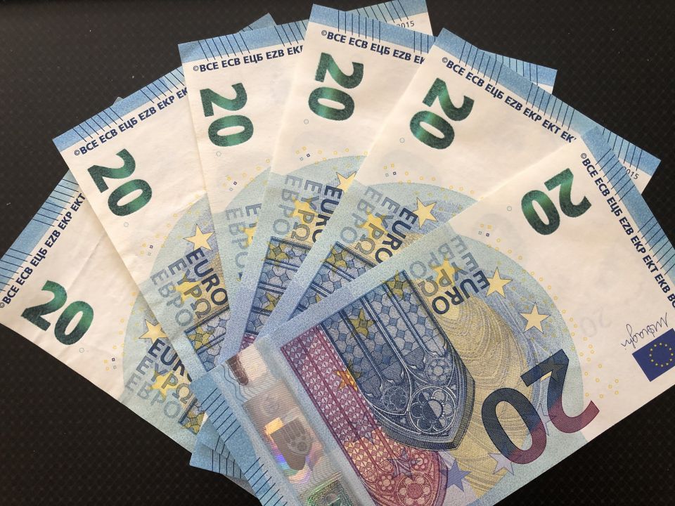 仮想通貨と税金の関係を徹底解説！初心者必見の税務ガイド